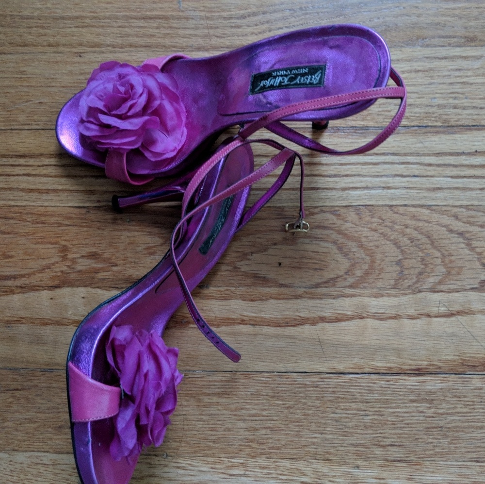 Magenta betsy johnson heels